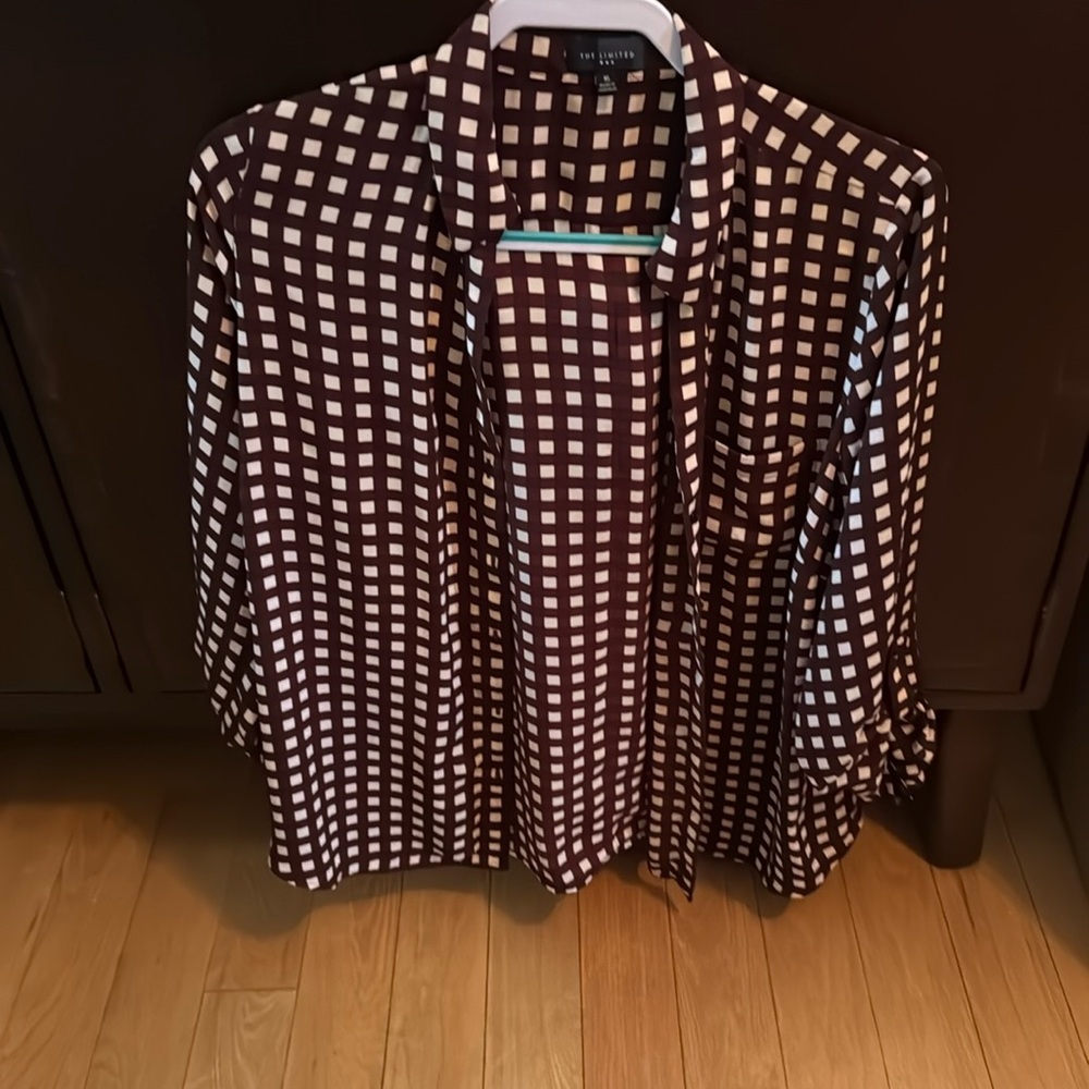 The Limited long sleeve button down blouse